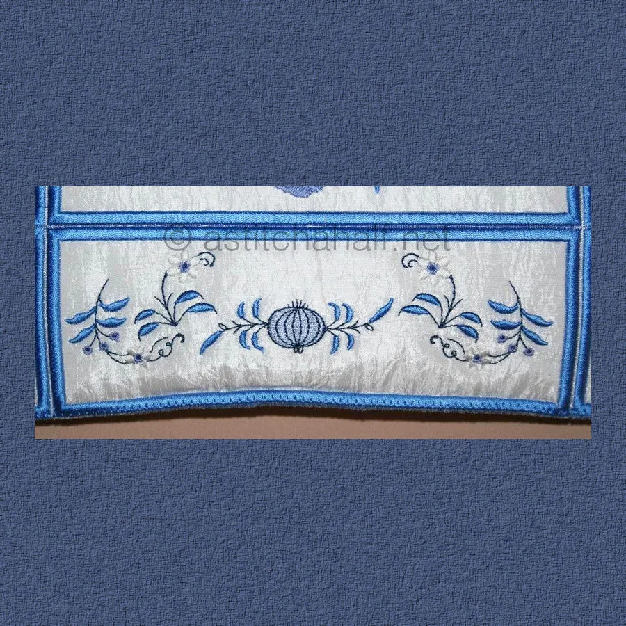 Blue Onion Peg Basket