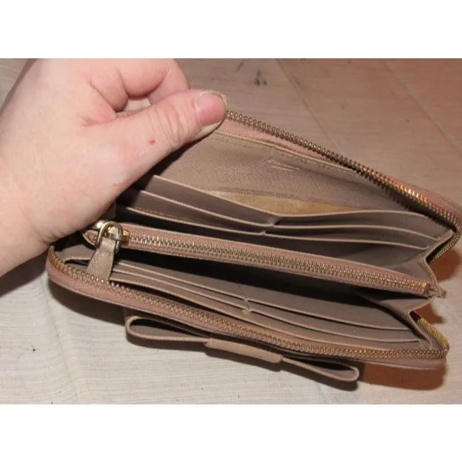Prada Pale Pink /Nude Leather Pre Owned Wallet w Lots of Pockets & a Bow