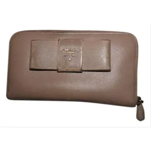 Prada Pale Pink /Nude Leather Pre Owned Wallet w Lots of Pockets & a Bow