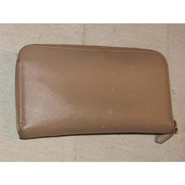 Prada Pale Pink /Nude Leather Pre Owned Wallet w Lots of Pockets & a Bow