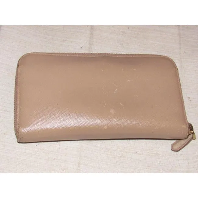 Prada Pale Pink /Nude Leather Pre Owned Wallet w Lots of Pockets & a Bow