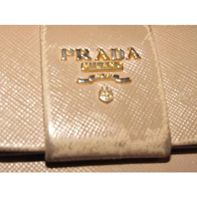 Prada Pale Pink /Nude Leather Pre Owned Wallet w Lots of Pockets & a Bow